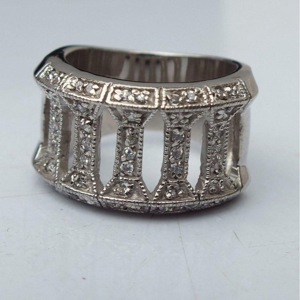 Fashionable Pillar Women's Silver Ring, Cubic Zirconia Accents, Size 8 1/4